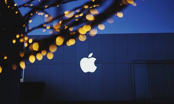 Apple Stalls Update on Gnosis Wallet, Blocks NFT Access on its Store